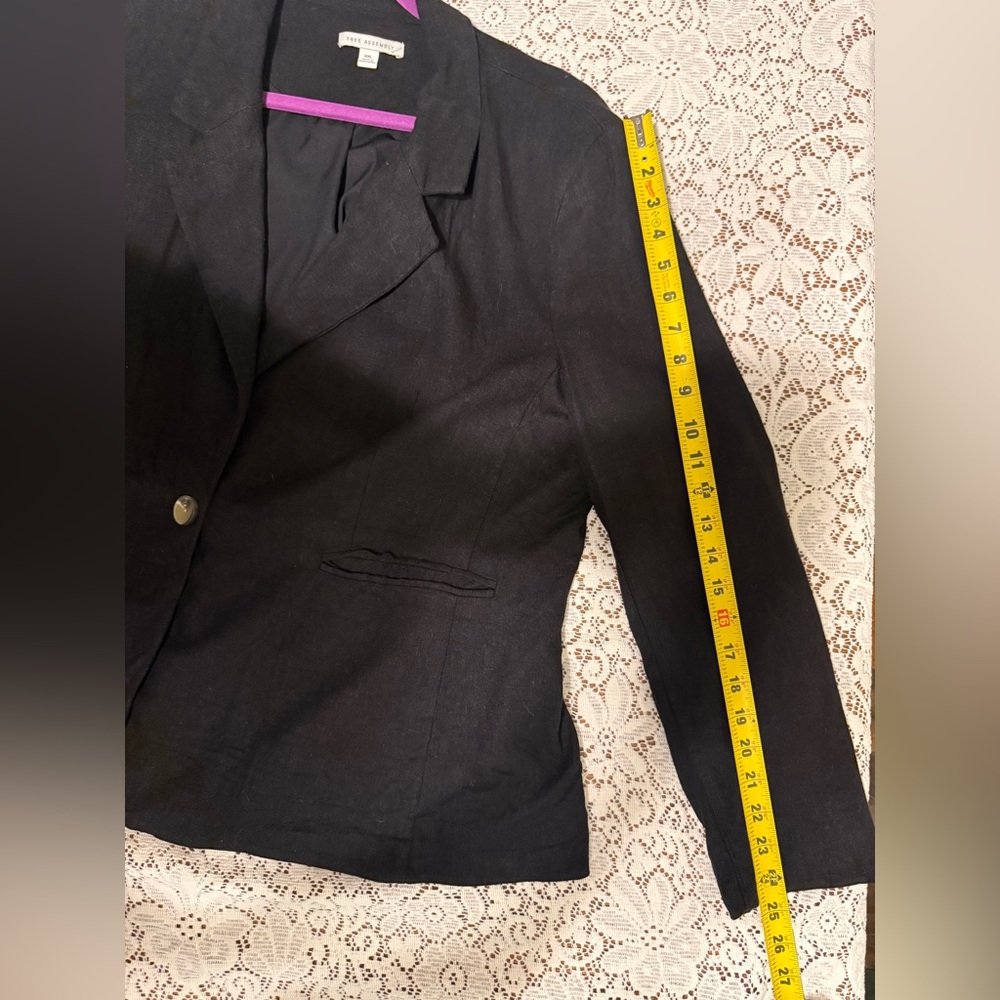 Linen blend plus size black blazer - Picture 4 of 8